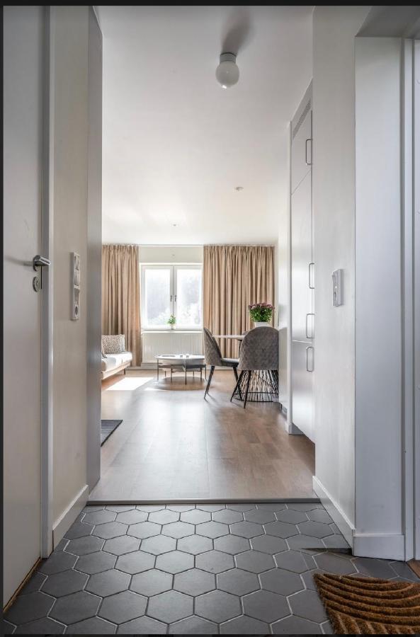 Central Apartment 5Min Drive To The Airport. Stockholm Buitenkant foto